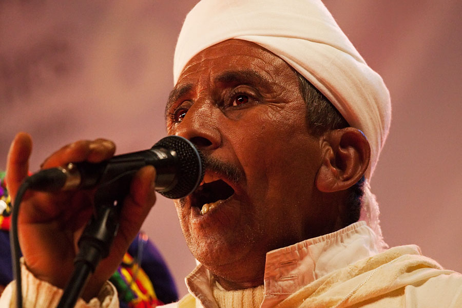  Singer of the Ait Hdiddou  (Ait Haddidou) music group performing at the Imilchil musicfestival